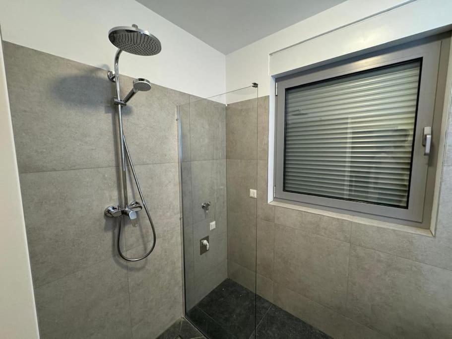 Rooftop Apartment With Balcony & Free Parking เวียนนา ภายนอก รูปภาพ