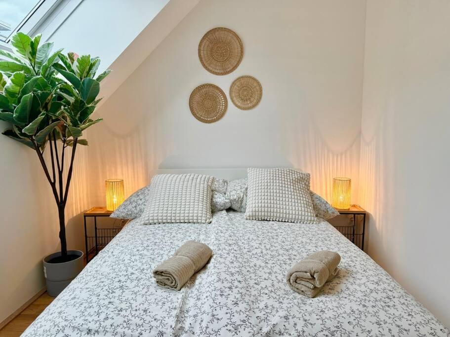 Rooftop Apartment With Balcony & Free Parking เวียนนา ภายนอก รูปภาพ